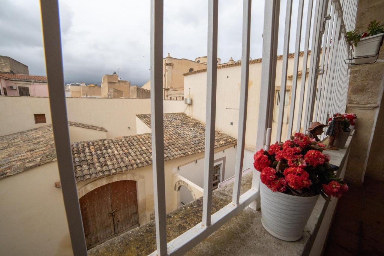 B&B Palazzo Loreto Avola Exterior foto